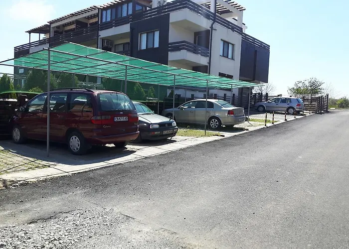 In Sunny Hill 3 Daire *
