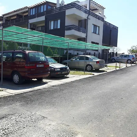 In Sunny Hill 3 Apartment *